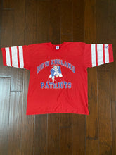 Load image into Gallery viewer, New England Patriots 1990’s Vintage Distressed Jersey T-shirt
