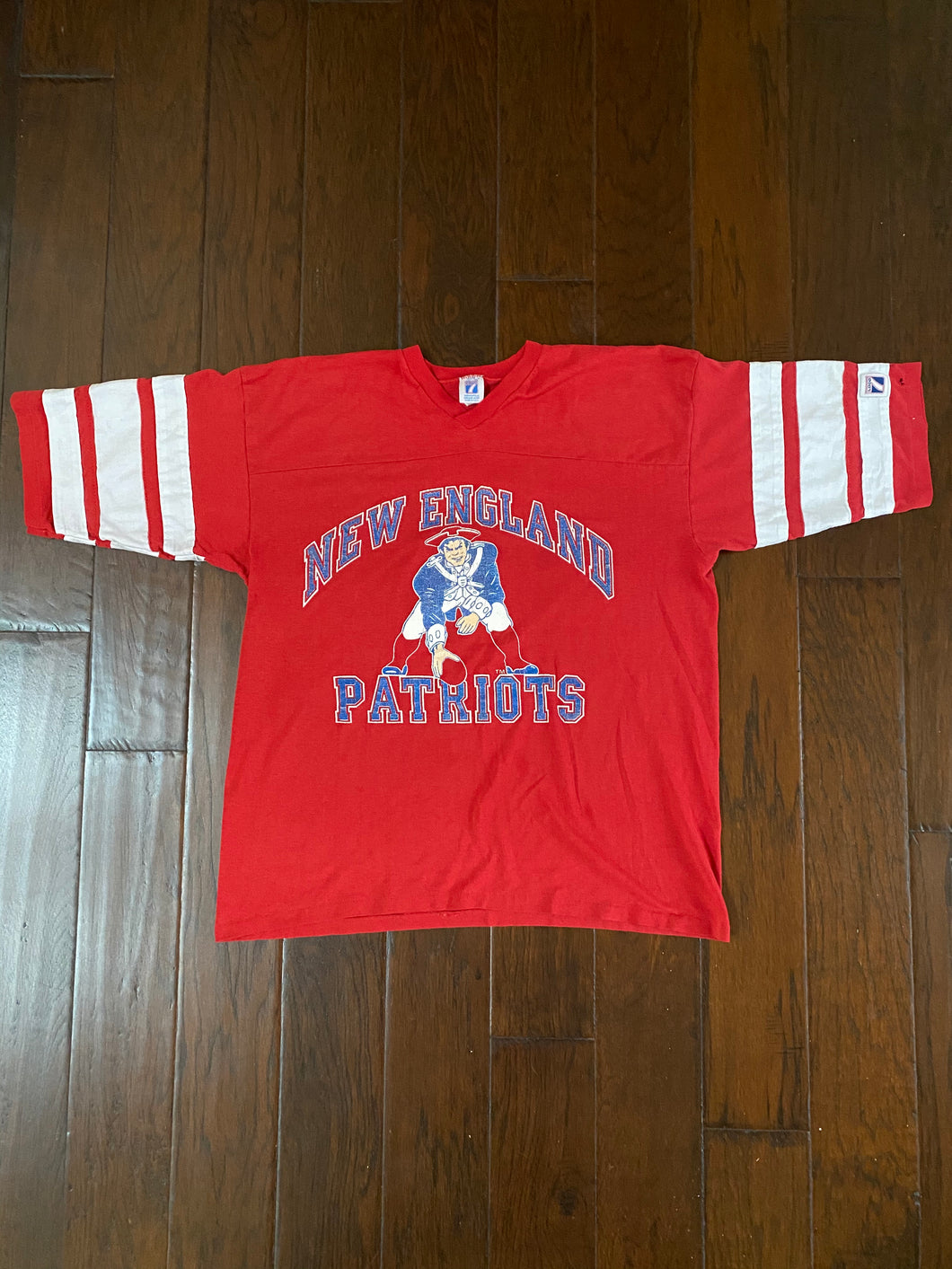 New England Patriots 1990’s Vintage Distressed Jersey T-shirt