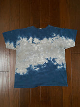 Load image into Gallery viewer, New York Yankees 2005 Vintage Distressed T-shirt
