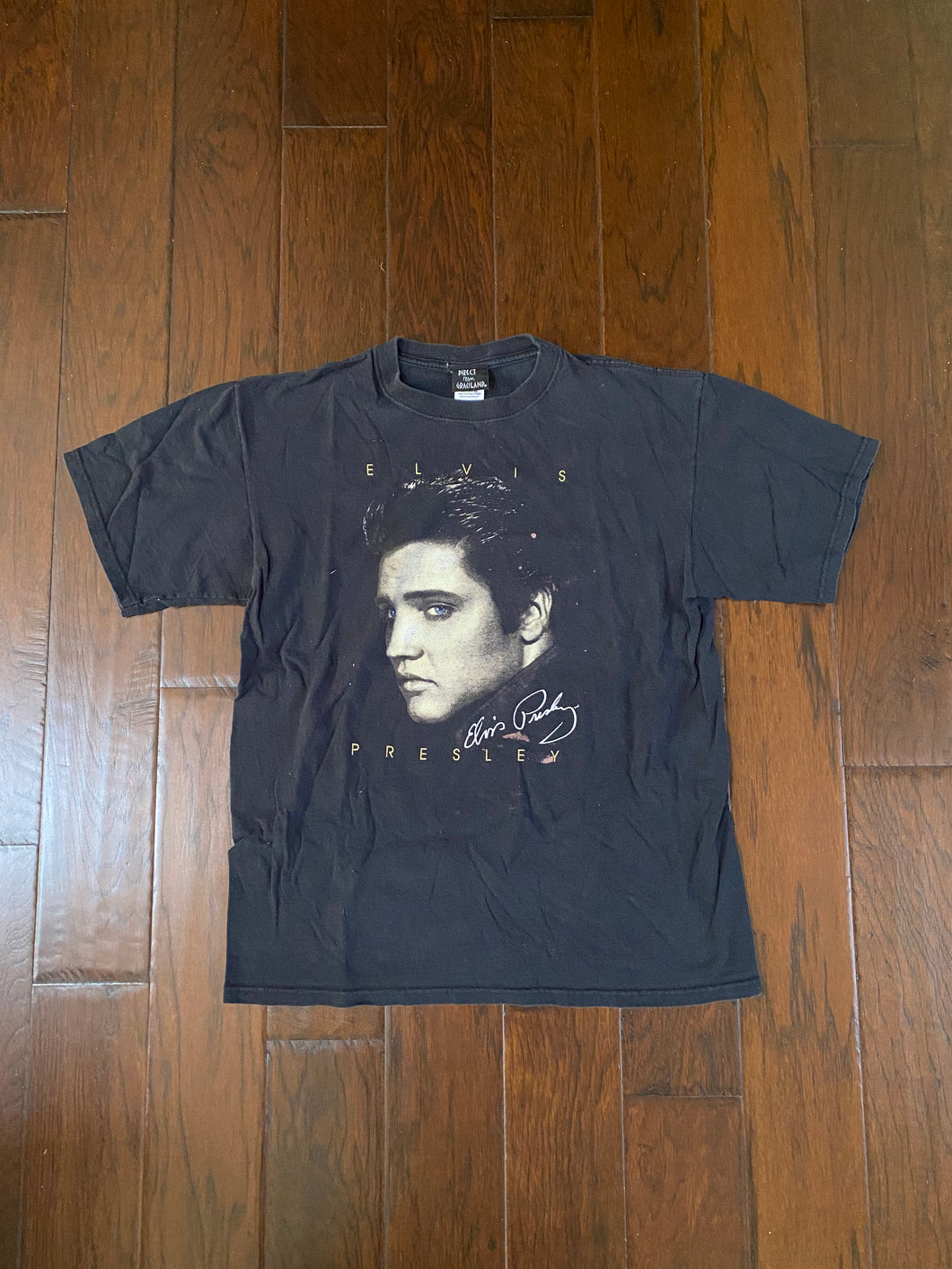 Elvis Presley 2005 Graceland Vintage Distressed T-shirt