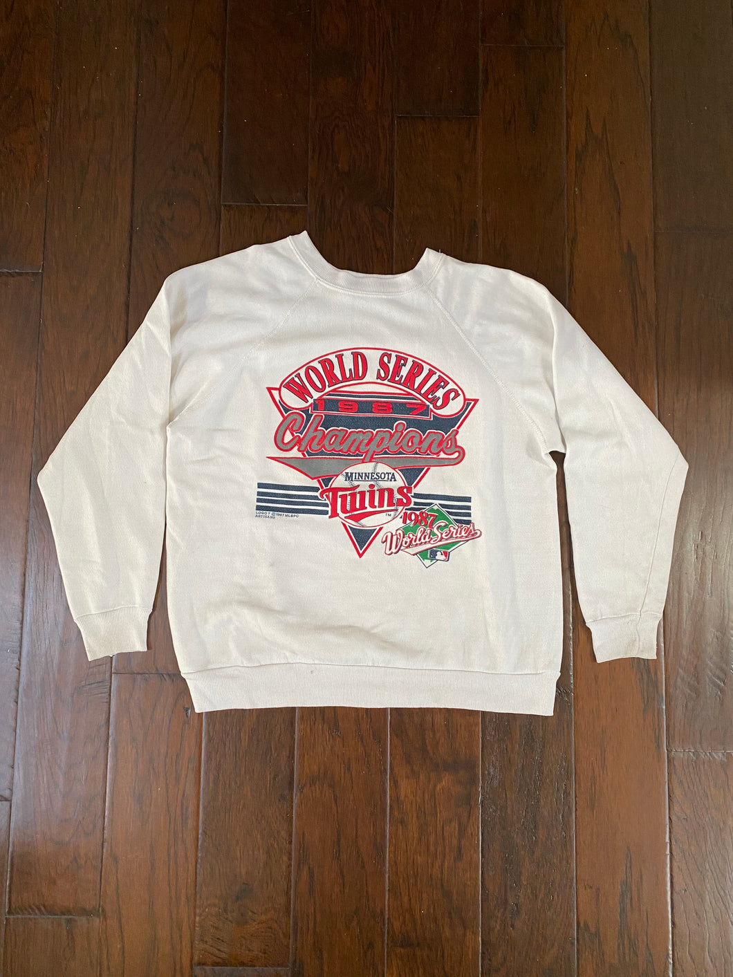 Minnesota Twins “1987 World Series Champions” Vintage Distressed Sweatshirt